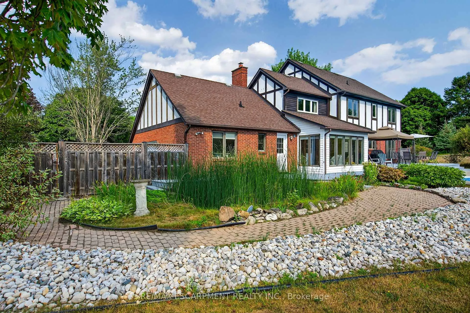 Photo 47 of 22 Weneil Drive, Hamilton, Freelton — HOMEH