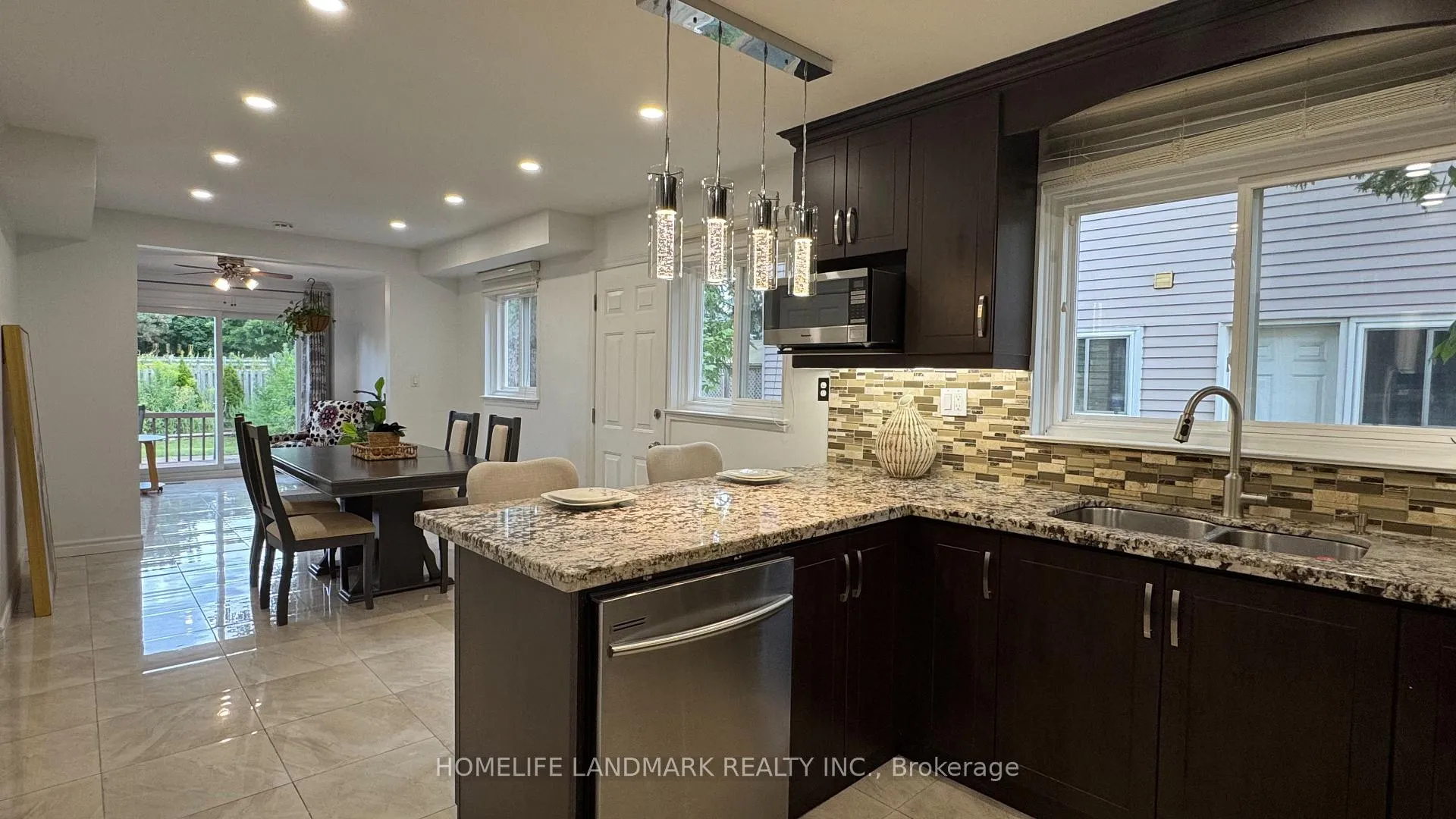 Photo 12 of 160 Snowshoe Crescent, Markham, German Mills — HOMEH