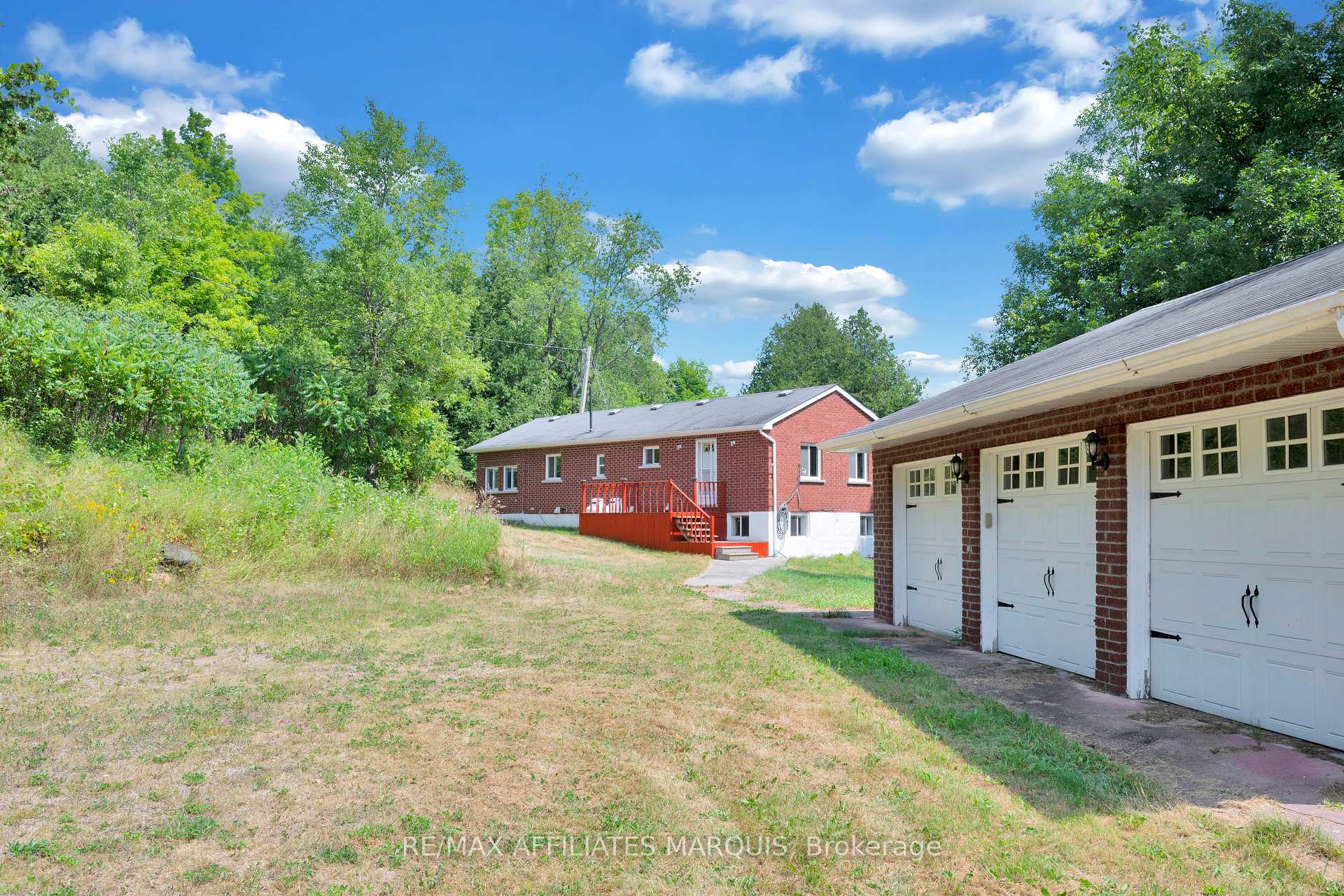 Photo 3 of 1009 Gardiner's Road, Frontenac, Frontenac Centre — HOMEH