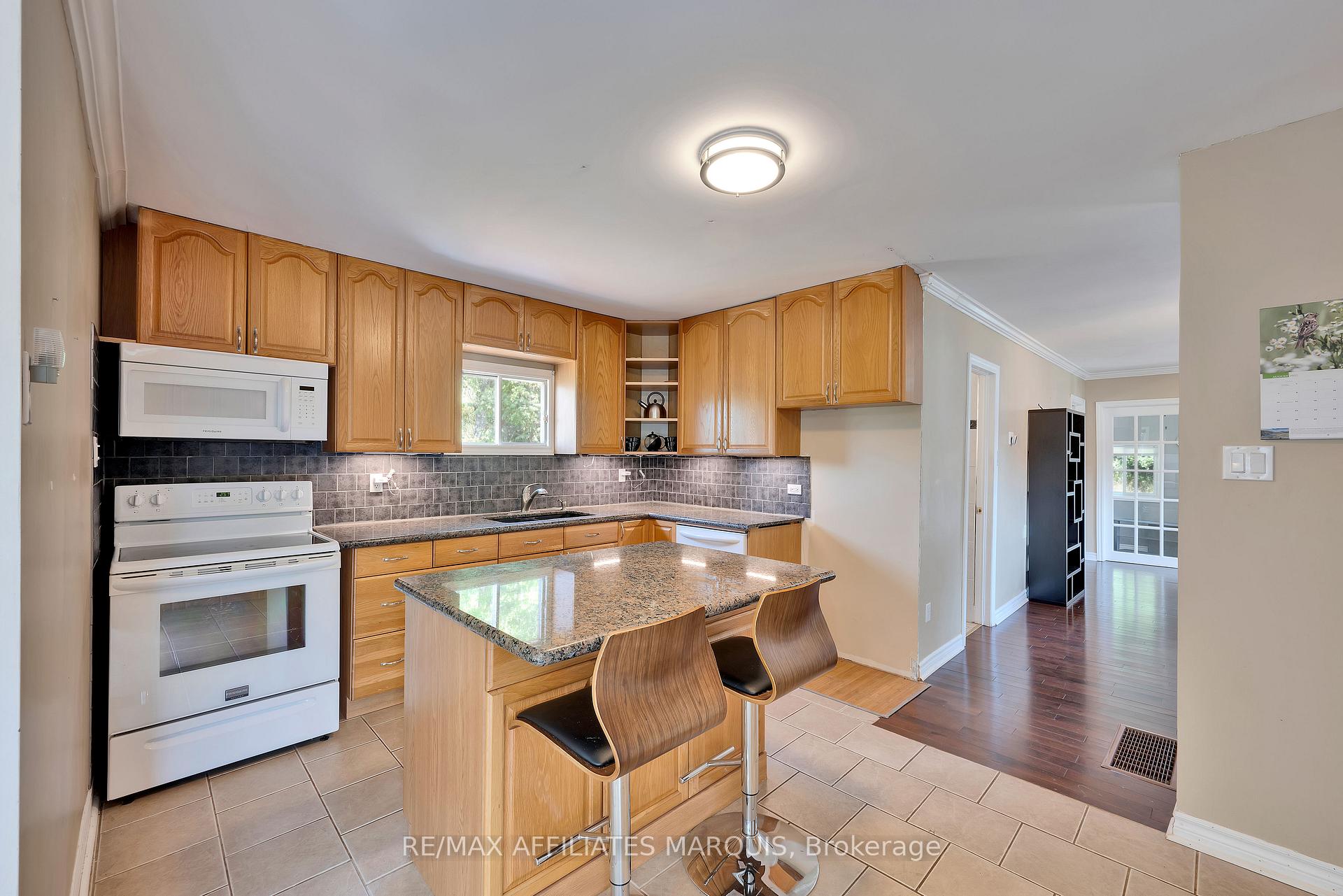 Photo 7 of 1009 Gardiner's Road, Frontenac, Frontenac Centre — HOMEH