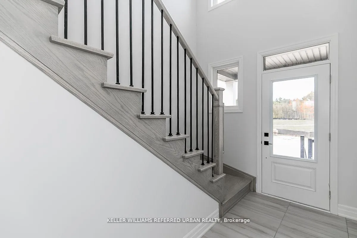 Photo 3 of 47 Federica Crescent, Wasaga Beach — HOMEH