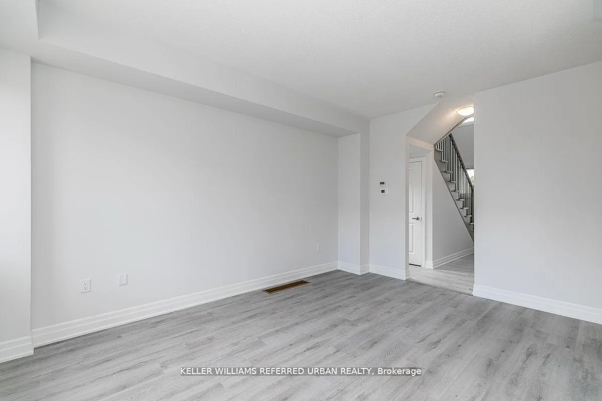 Photo 7 of 47 Federica Crescent, Wasaga Beach — HOMEH