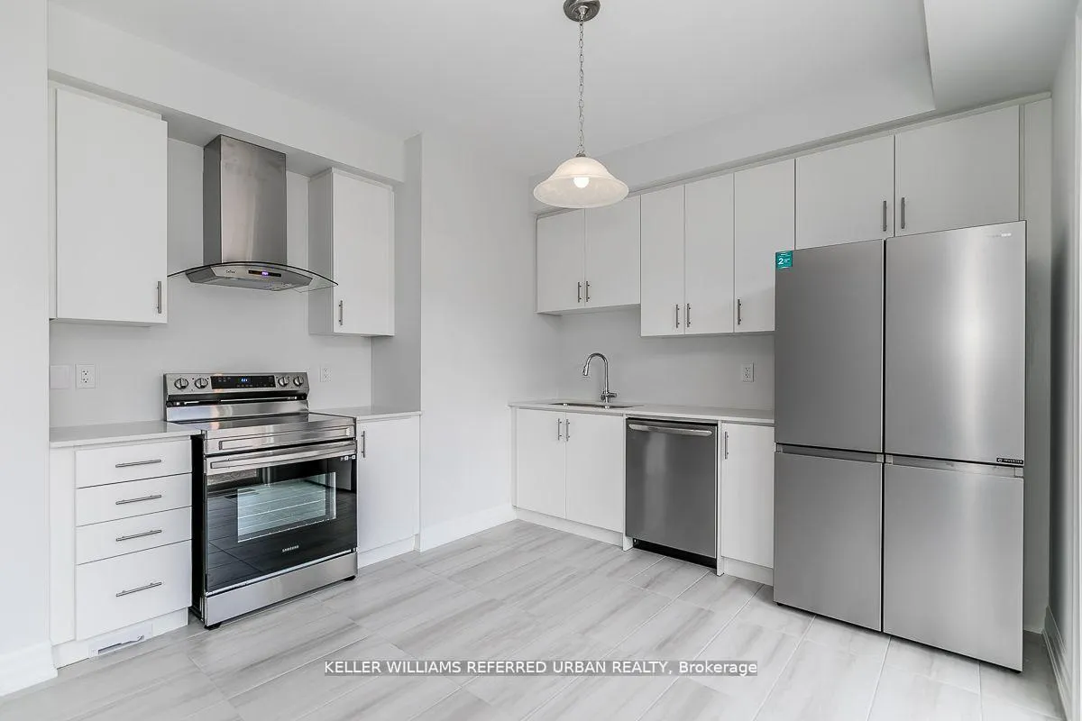 Photo 8 of 47 Federica Crescent, Wasaga Beach — HOMEH