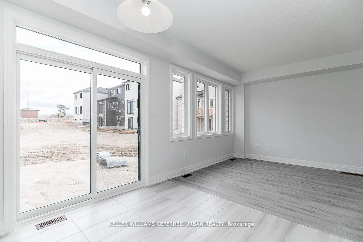 Photo 10 of 47 Federica Crescent, Wasaga Beach — HOMEH