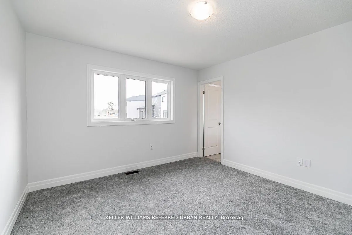Photo 17 of 47 Federica Crescent, Wasaga Beach — HOMEH