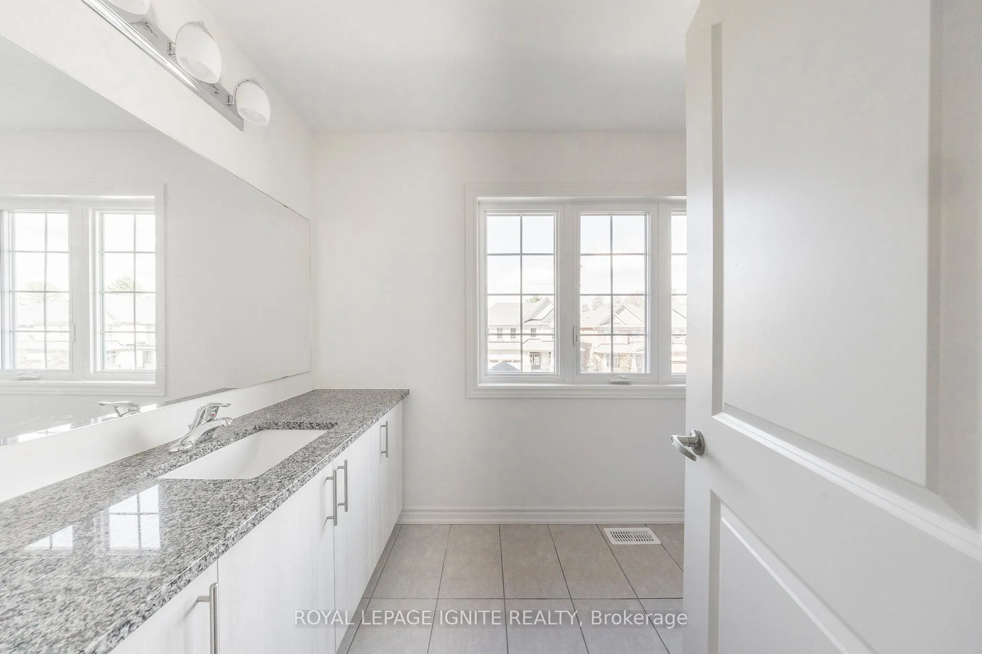 Photo 23 of 1034 Denton Drive, Cobourg — HOMEH