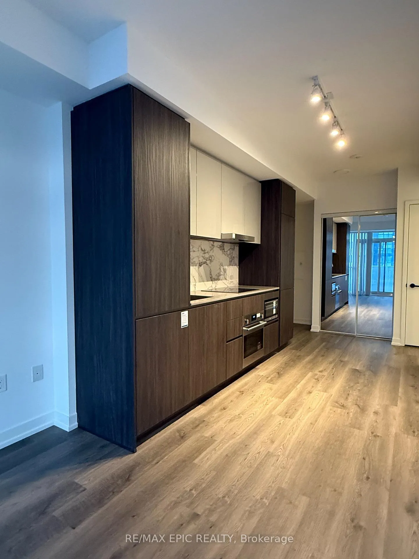 Photo 3 of Unit 5201, 8 Interchange Way, Vaughan, Vaughan Corporate Centre — HOMEH