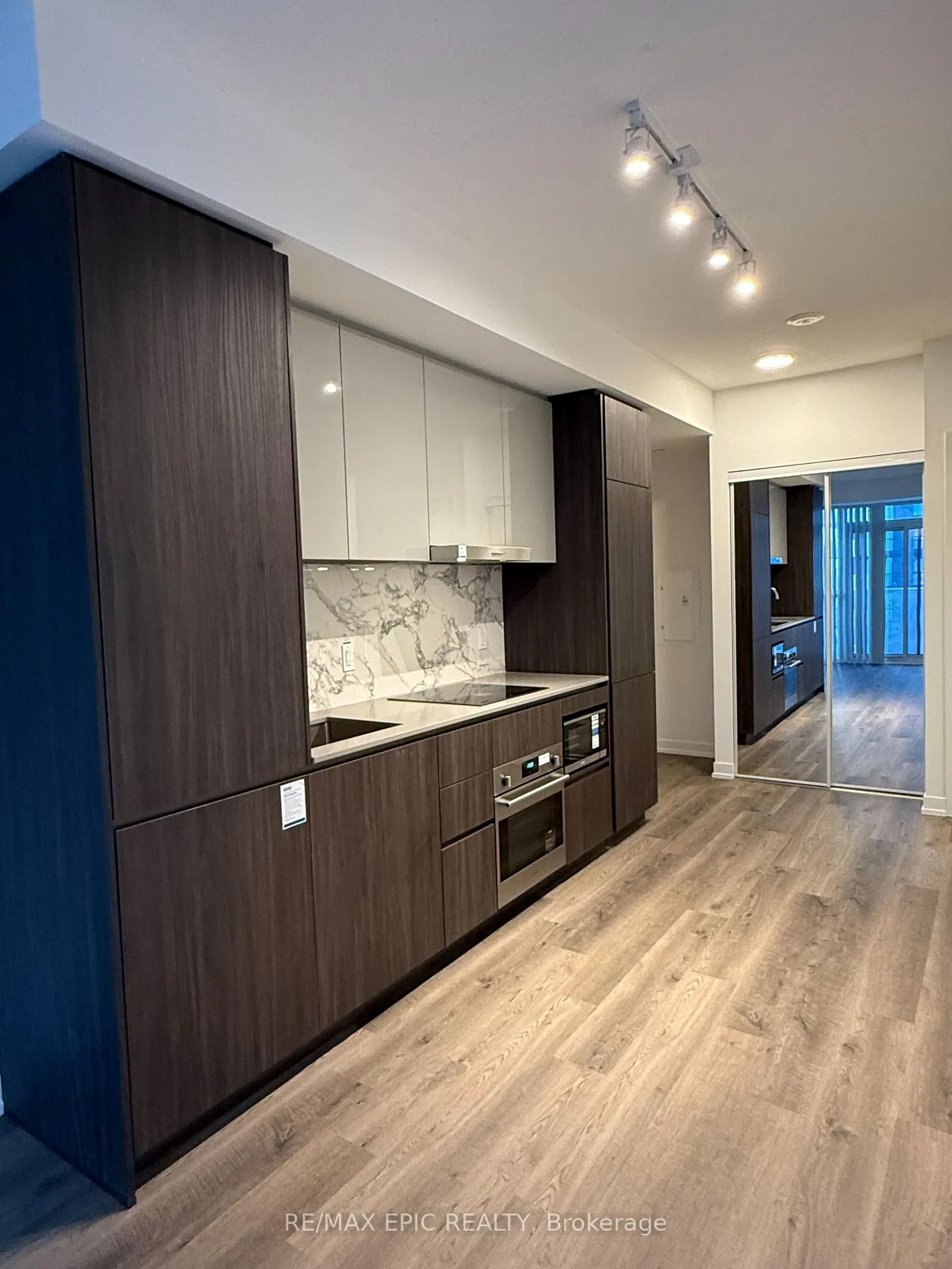 Photo 4 of Unit 5201, 8 Interchange Way, Vaughan, Vaughan Corporate Centre — HOMEH