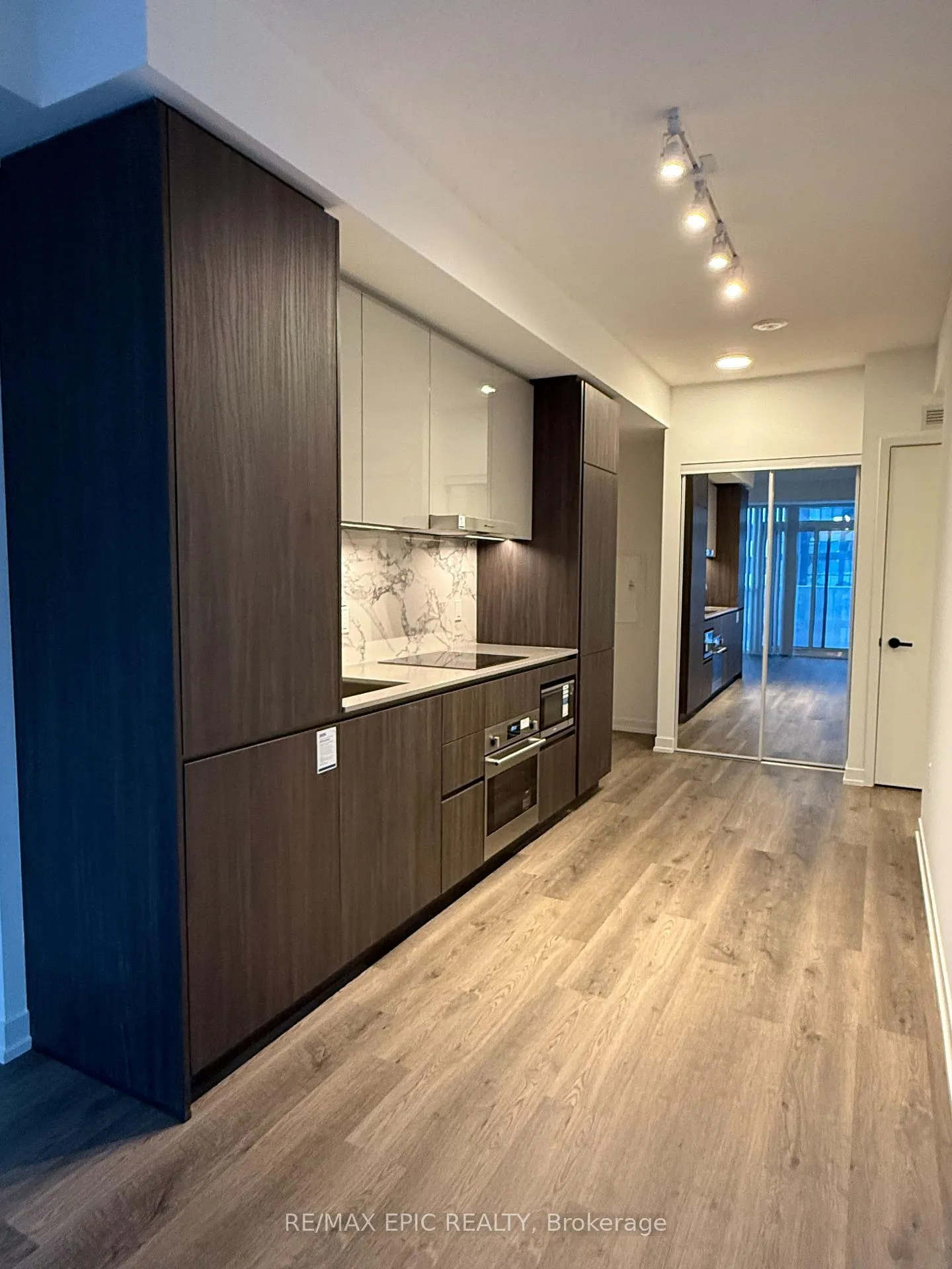 Photo 5 of Unit 5201, 8 Interchange Way, Vaughan, Vaughan Corporate Centre — HOMEH