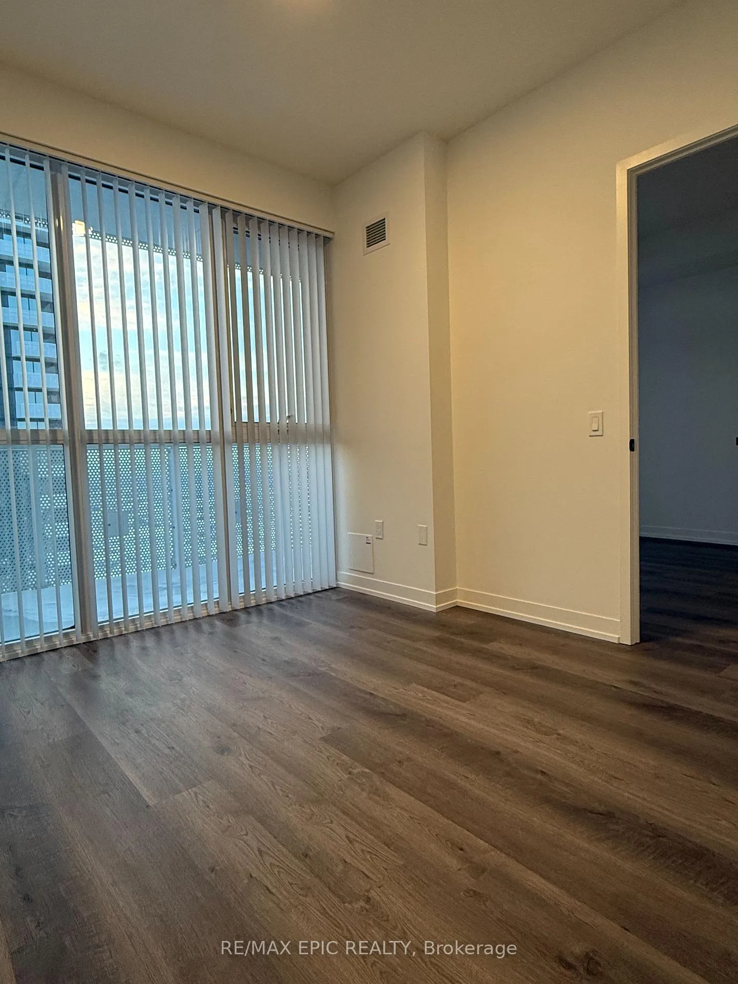 Photo 7 of Unit 5201, 8 Interchange Way, Vaughan, Vaughan Corporate Centre — HOMEH