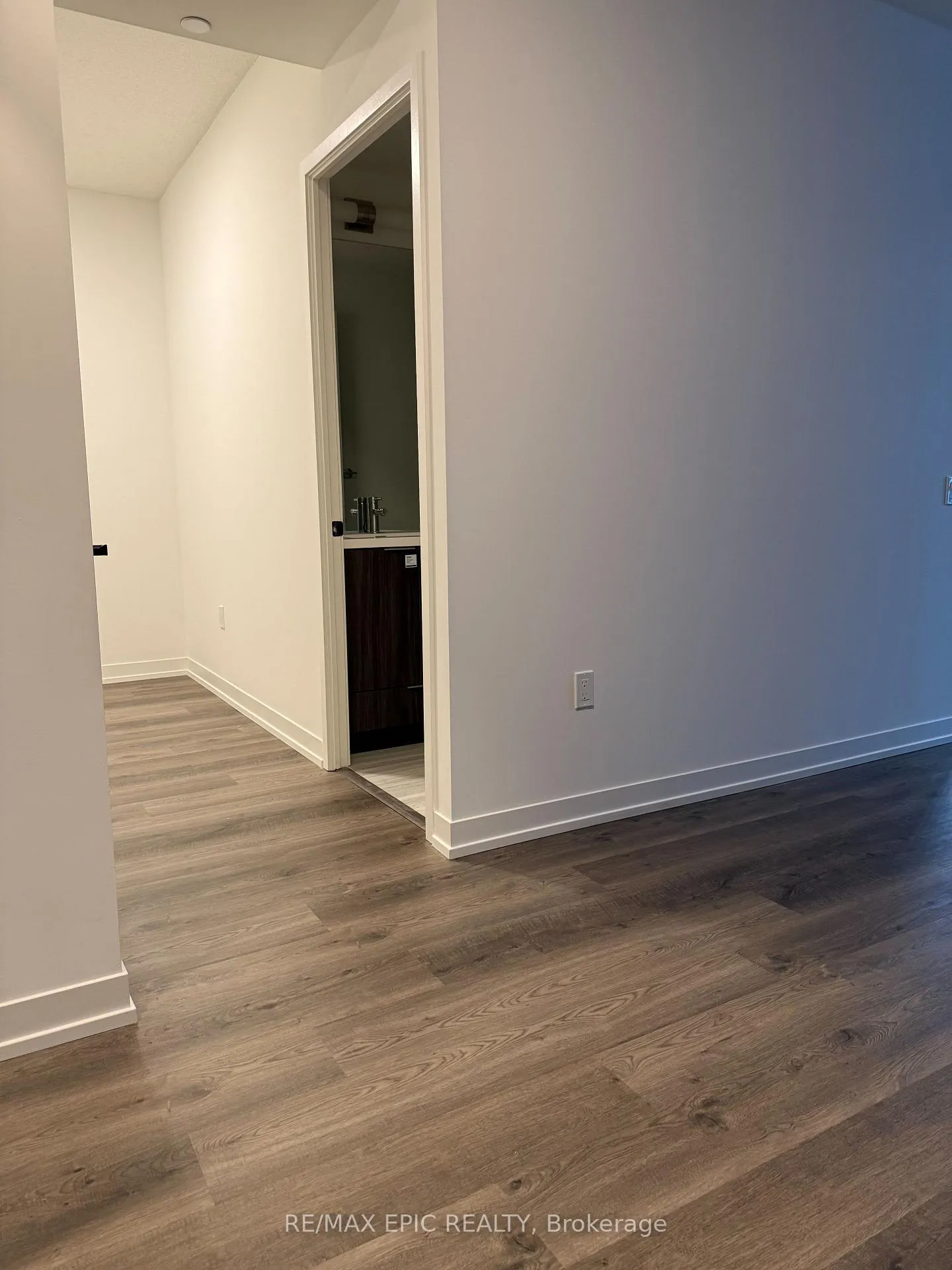 Photo 12 of Unit 5201, 8 Interchange Way, Vaughan, Vaughan Corporate Centre — HOMEH