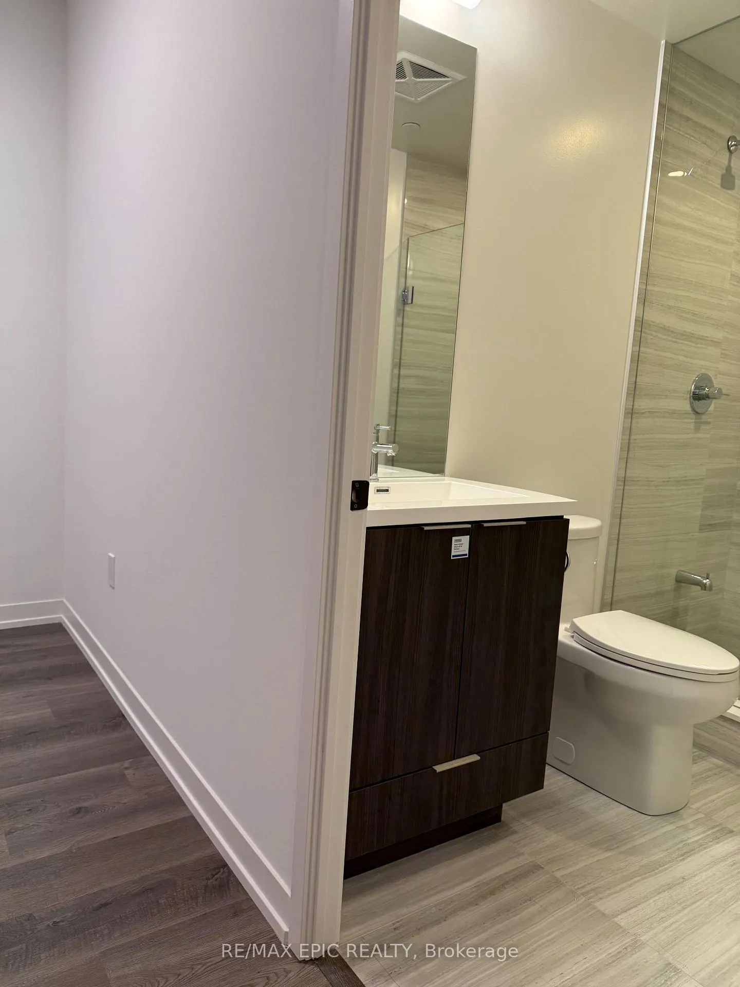 Photo 15 of Unit 5201, 8 Interchange Way, Vaughan, Vaughan Corporate Centre — HOMEH