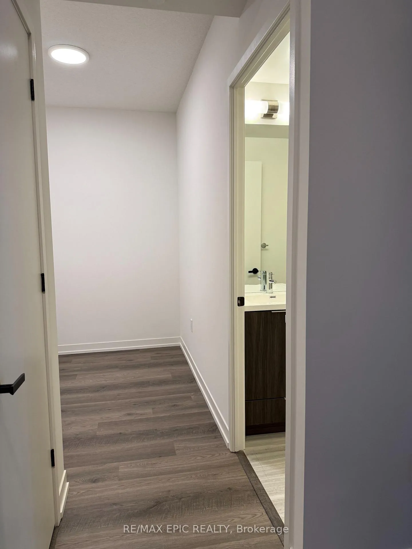 Photo 16 of Unit 5201, 8 Interchange Way, Vaughan, Vaughan Corporate Centre — HOMEH