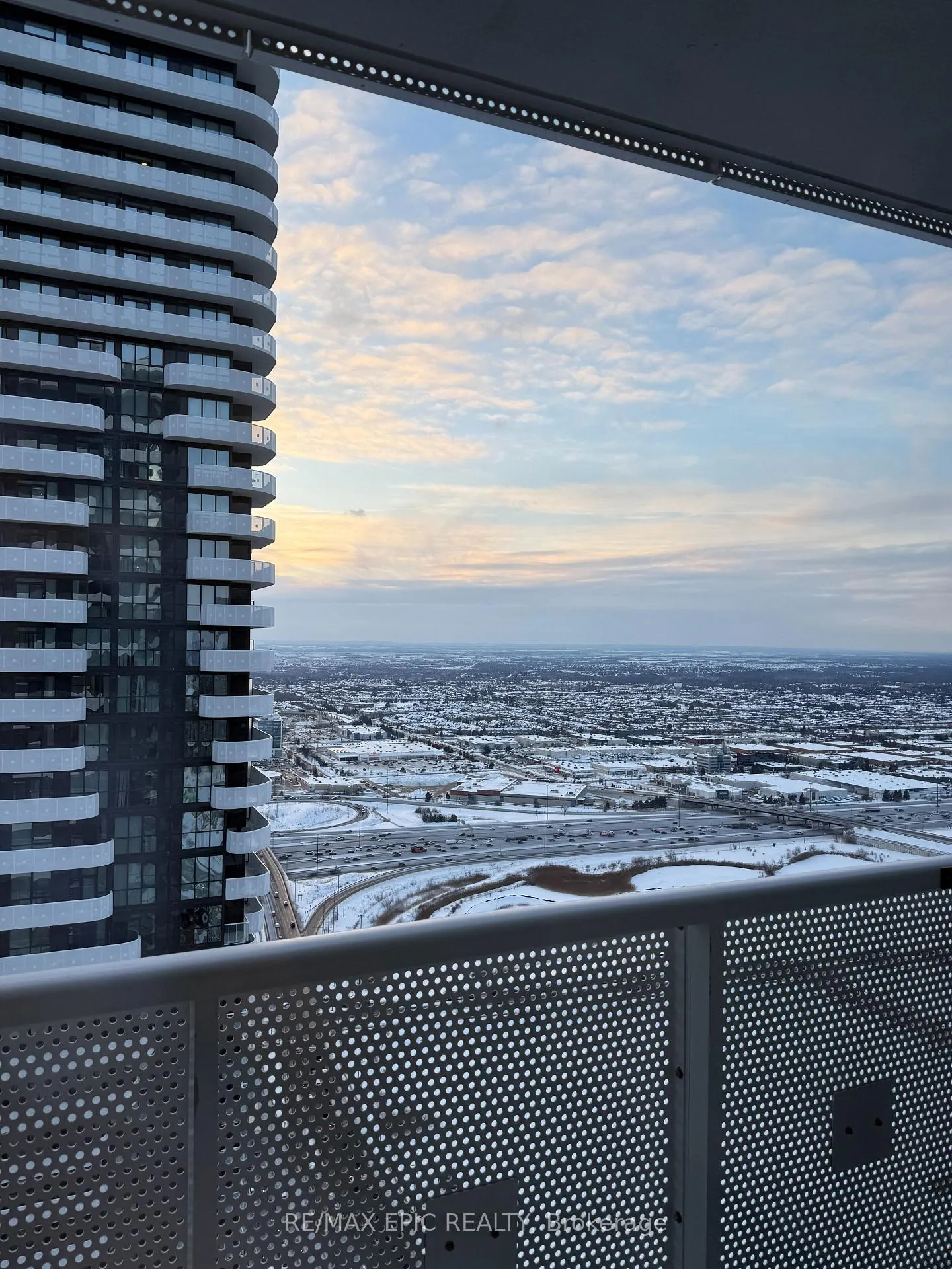 Photo 17 of Unit 5201, 8 Interchange Way, Vaughan, Vaughan Corporate Centre — HOMEH