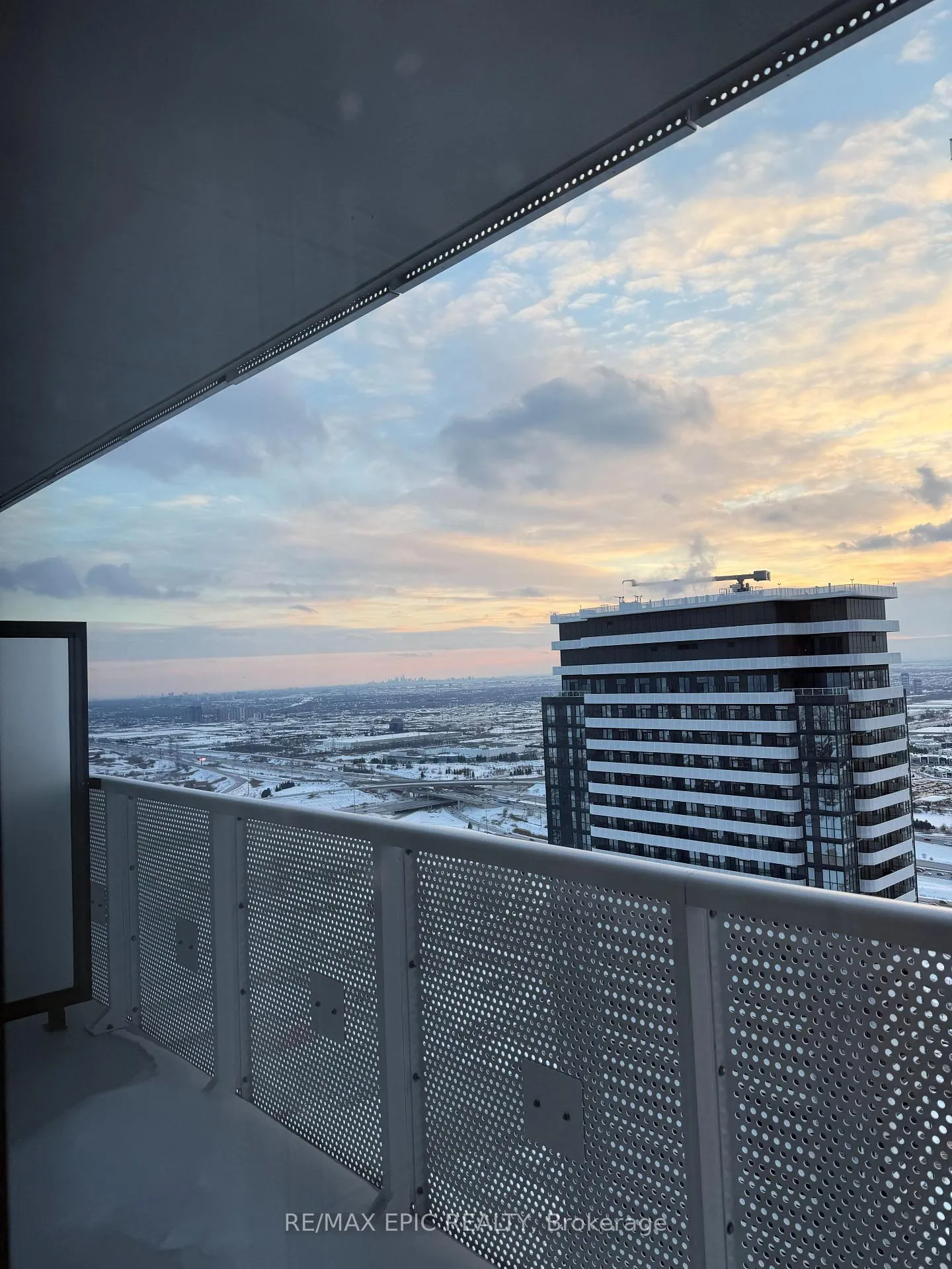 Photo 18 of Unit 5201, 8 Interchange Way, Vaughan, Vaughan Corporate Centre — HOMEH