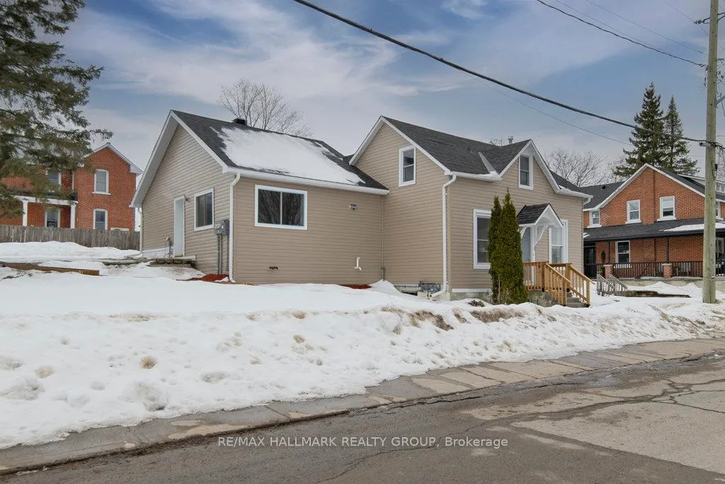 Photo 2 of 21 Elgin Street E, Arnprior — HOMEH