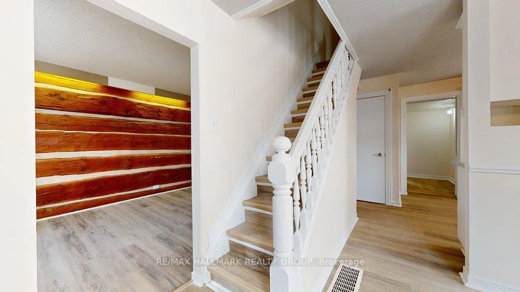Photo 3 of 21 Elgin Street E, Arnprior — HOMEH