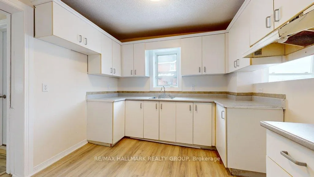 Photo 10 of 21 Elgin Street E, Arnprior — HOMEH