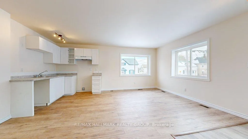 Photo 22 of 21 Elgin Street E, Arnprior — HOMEH