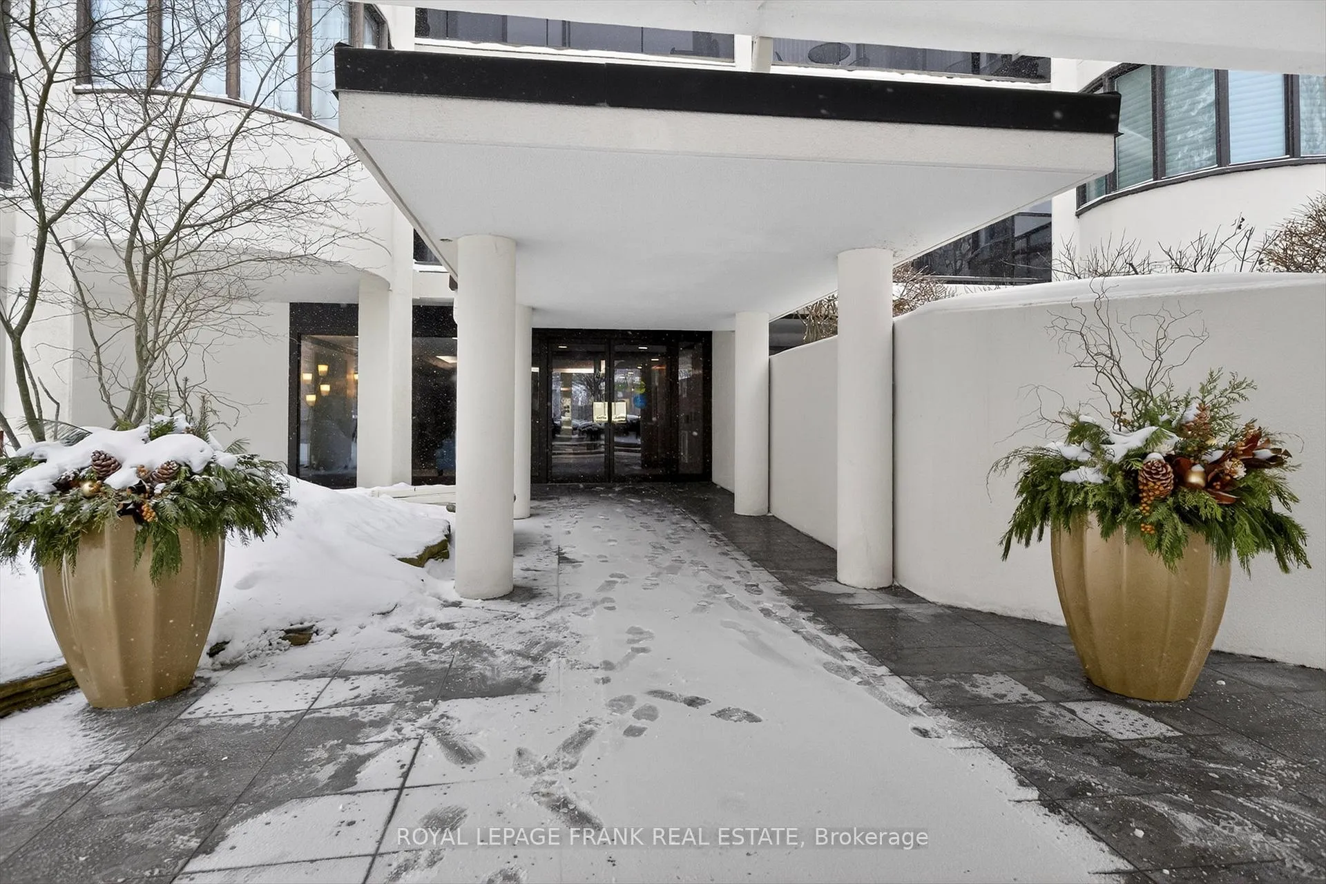 Photo 4 of Unit 404, 1818 Cherryhill Road, Peterborough, Monaghan Ward 2 — HOMEH
