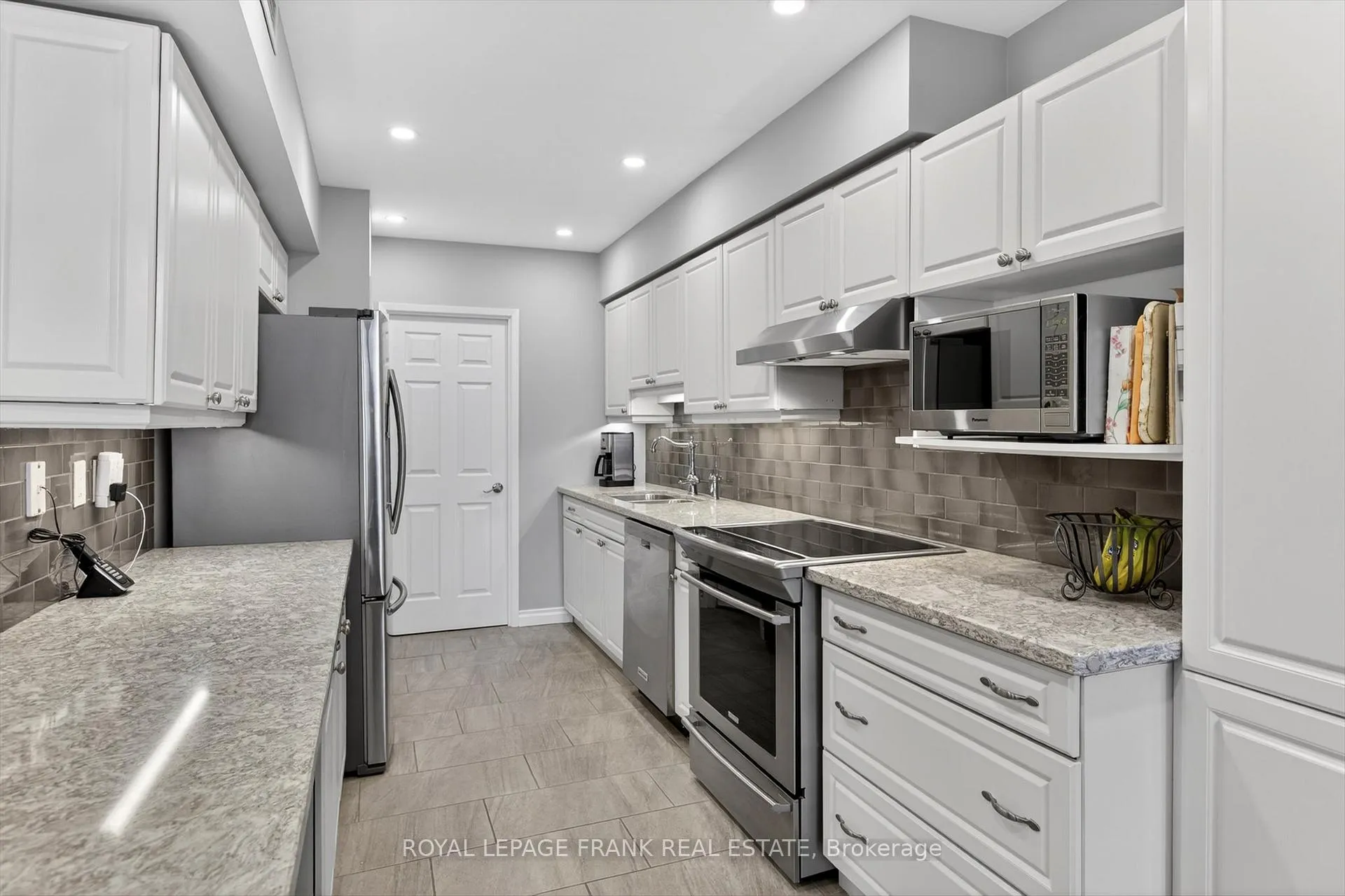 Photo 13 of Unit 404, 1818 Cherryhill Road, Peterborough, Monaghan Ward 2 — HOMEH