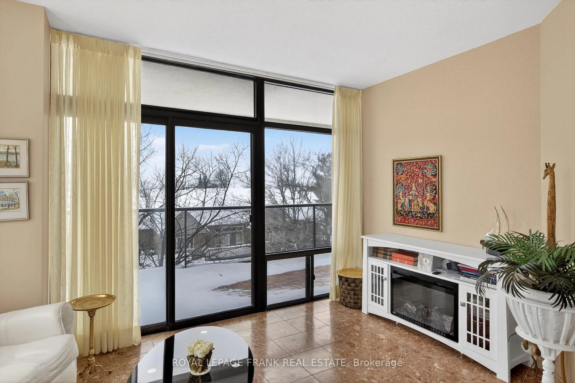Photo 17 of Unit 404, 1818 Cherryhill Road, Peterborough, Monaghan Ward 2 — HOMEH