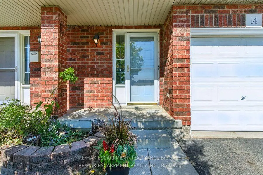 Photo 2 of Unit 14, 1860 Upper Gage Avenue, Hamilton, Allison — HOMEH