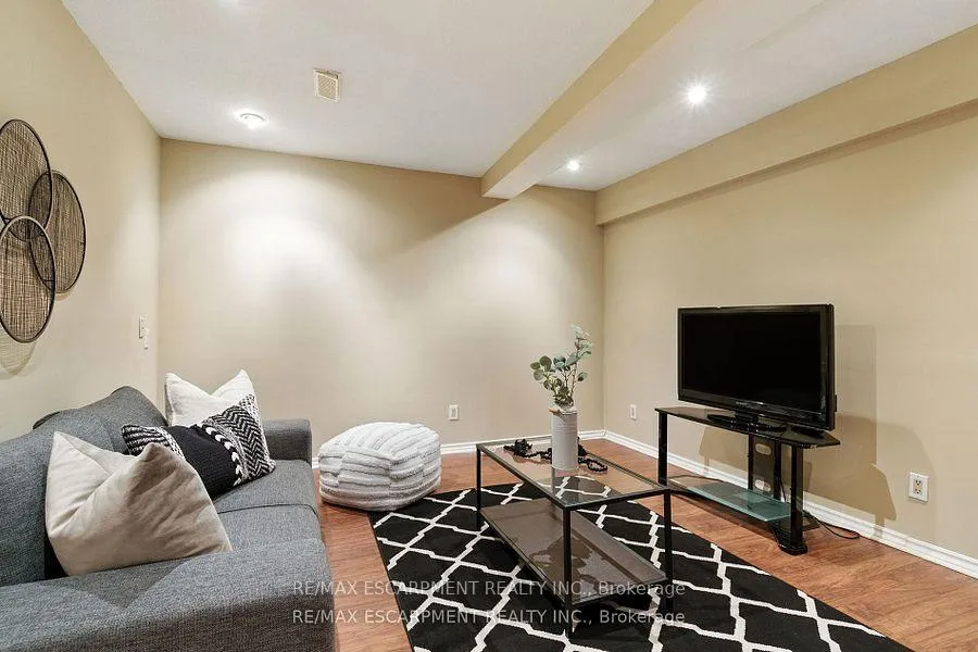 Photo 28 of Unit 14, 1860 Upper Gage Avenue, Hamilton, Allison — HOMEH