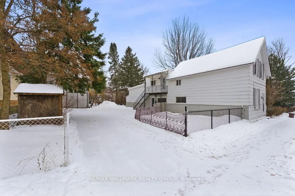 Photo 2 of 100 Barrette Street, Ottawa, Vanier — HOMEH