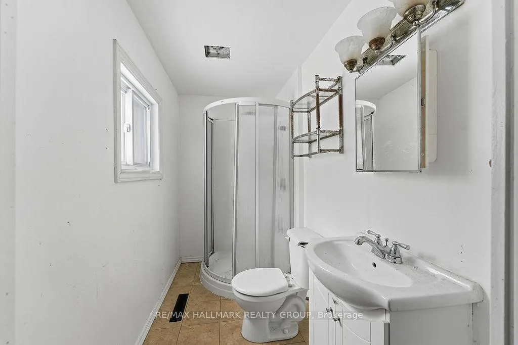 Photo 13 of 100 Barrette Street, Ottawa, Vanier — HOMEH