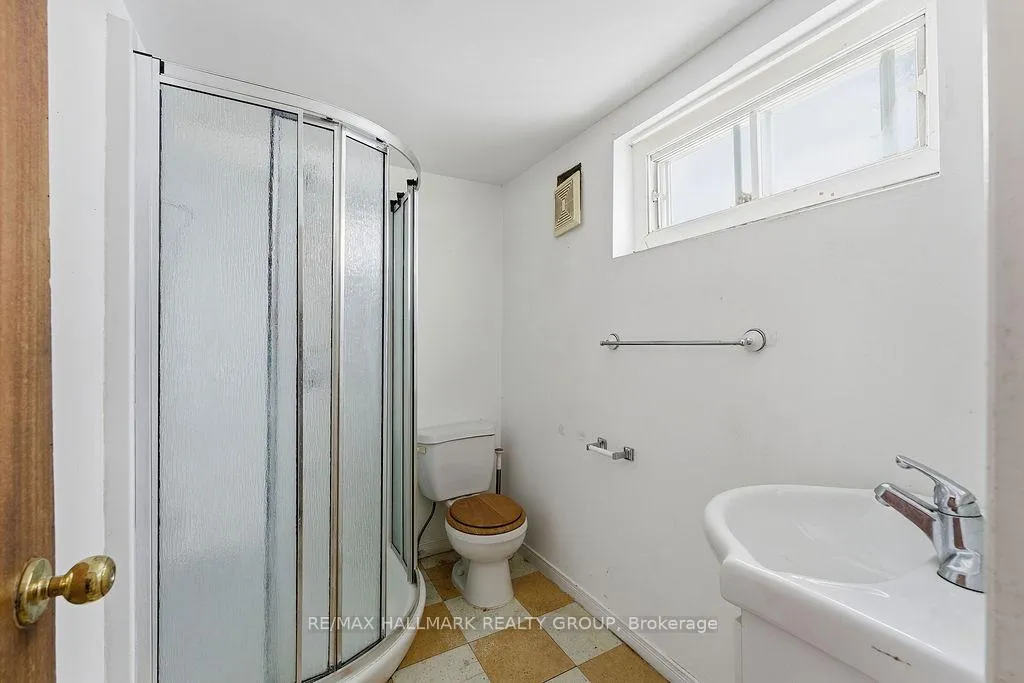 Photo 21 of 100 Barrette Street, Ottawa, Vanier — HOMEH