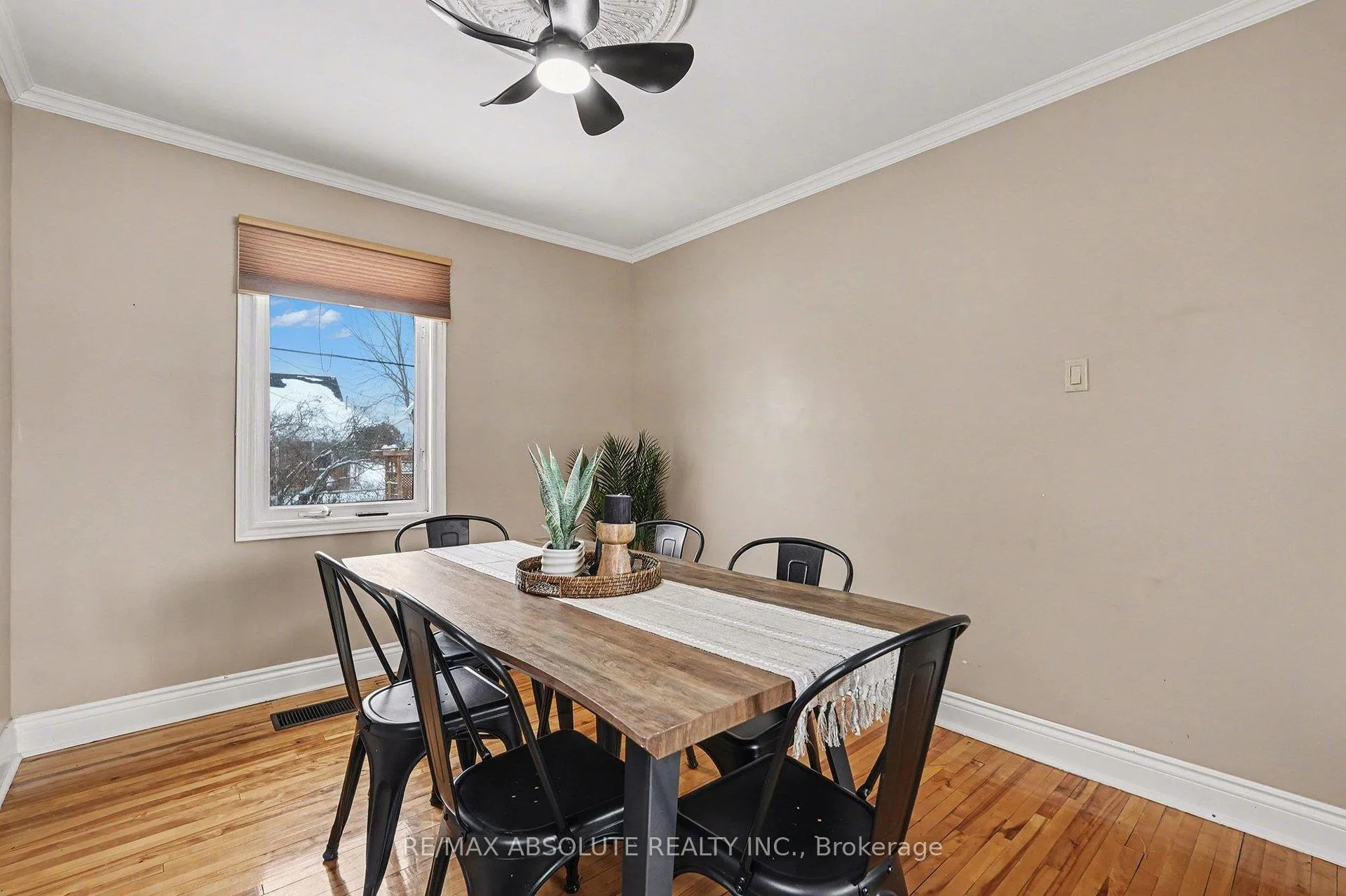 Photo 5 of 104 Third Avenue N, Arnprior — HOMEH