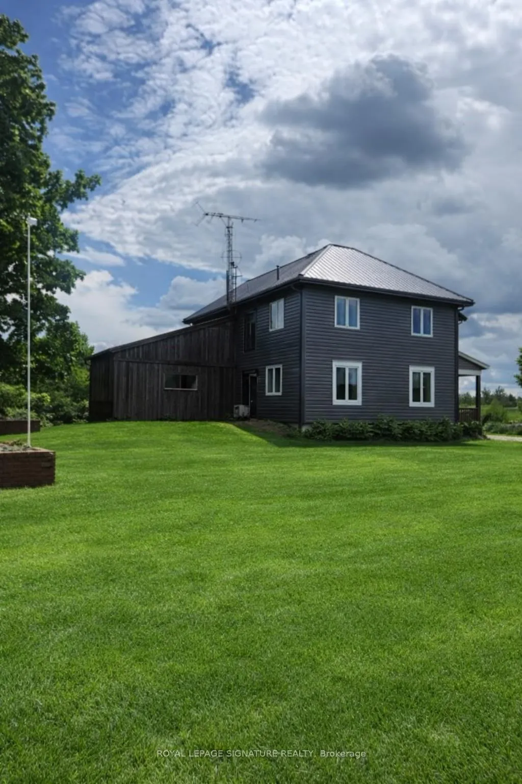 Photo 3 of 1233 Kingston Line, Lanark Highlands, Lanark Highlands (North Sherbrooke) Twp — HOMEH