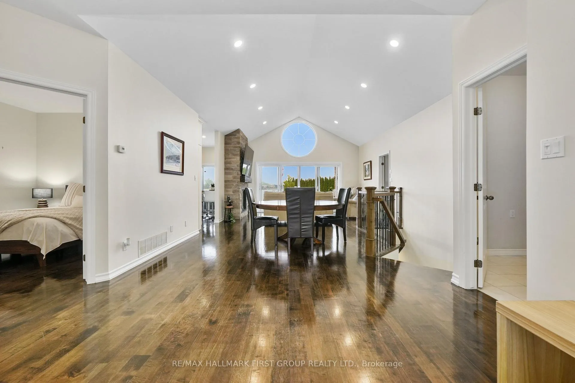 Photo 6 of 5 Edgewater Drive, Prince Edward County, Sophiasburg Ward — HOMEH