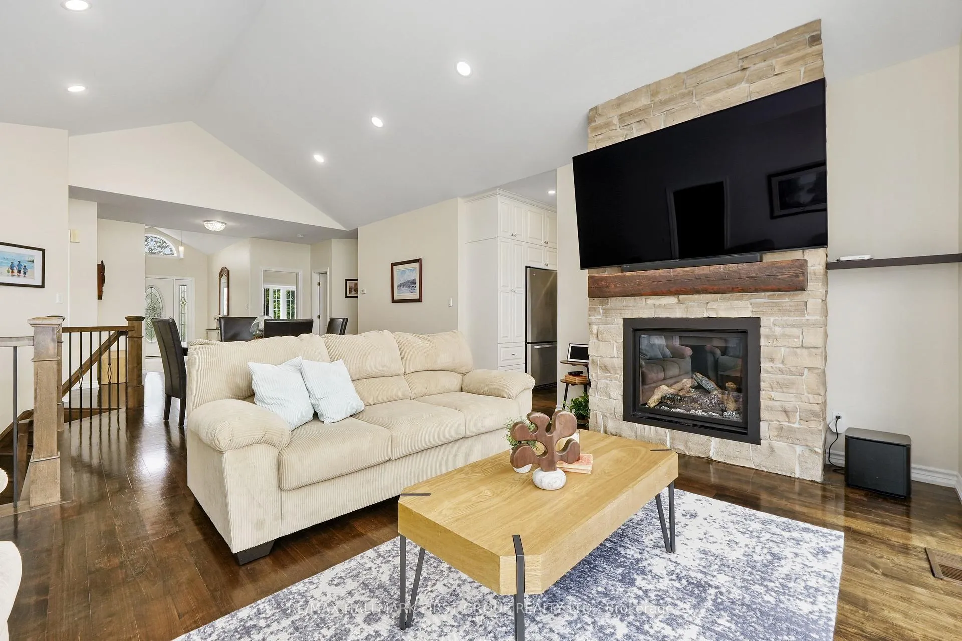 Photo 12 of 5 Edgewater Drive, Prince Edward County, Sophiasburg Ward — HOMEH