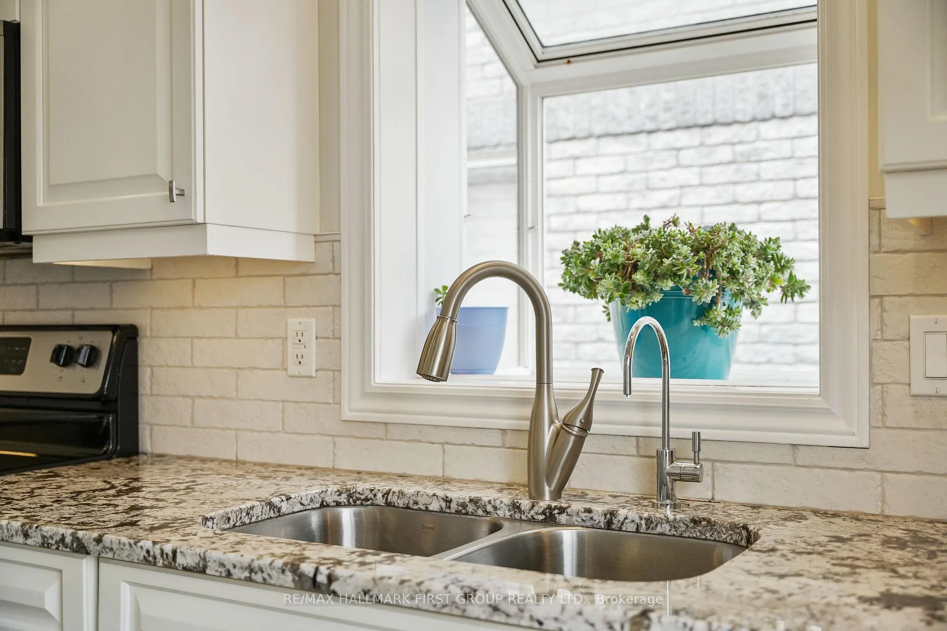 Photo 15 of 5 Edgewater Drive, Prince Edward County, Sophiasburg Ward — HOMEH