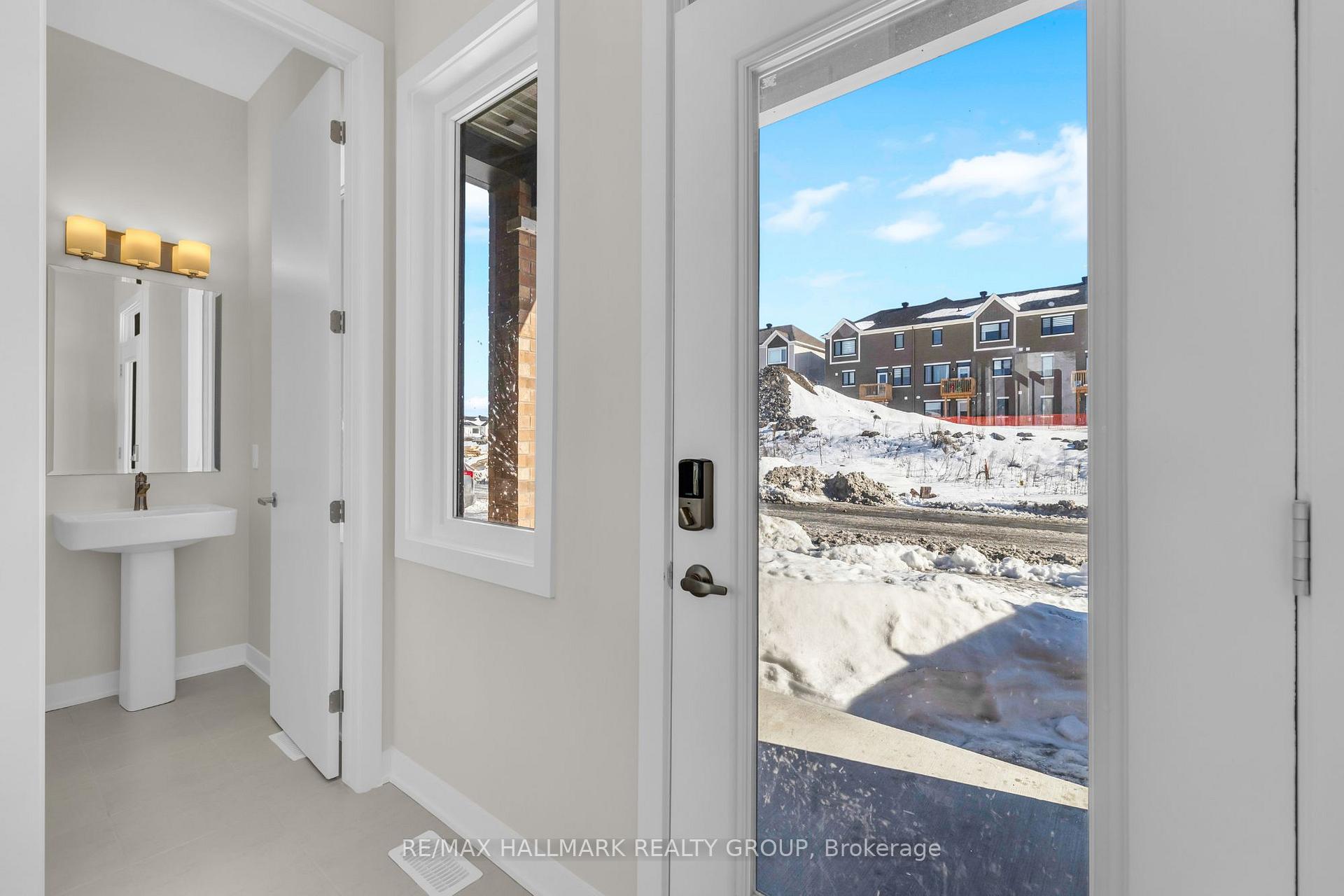 Photo 2 of 674 Expansion Road, Ottawa, Barrhaven - Half Moon Bay — HOMEH