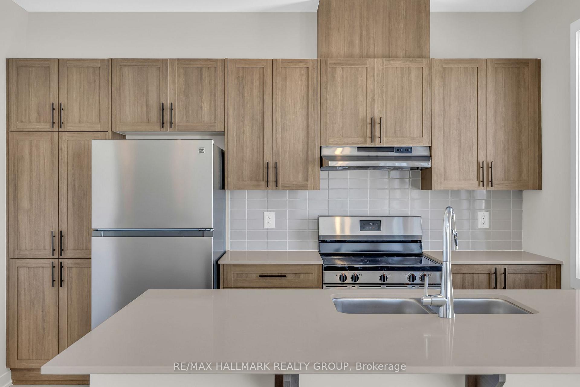 Photo 9 of 674 Expansion Road, Ottawa, Barrhaven - Half Moon Bay — HOMEH
