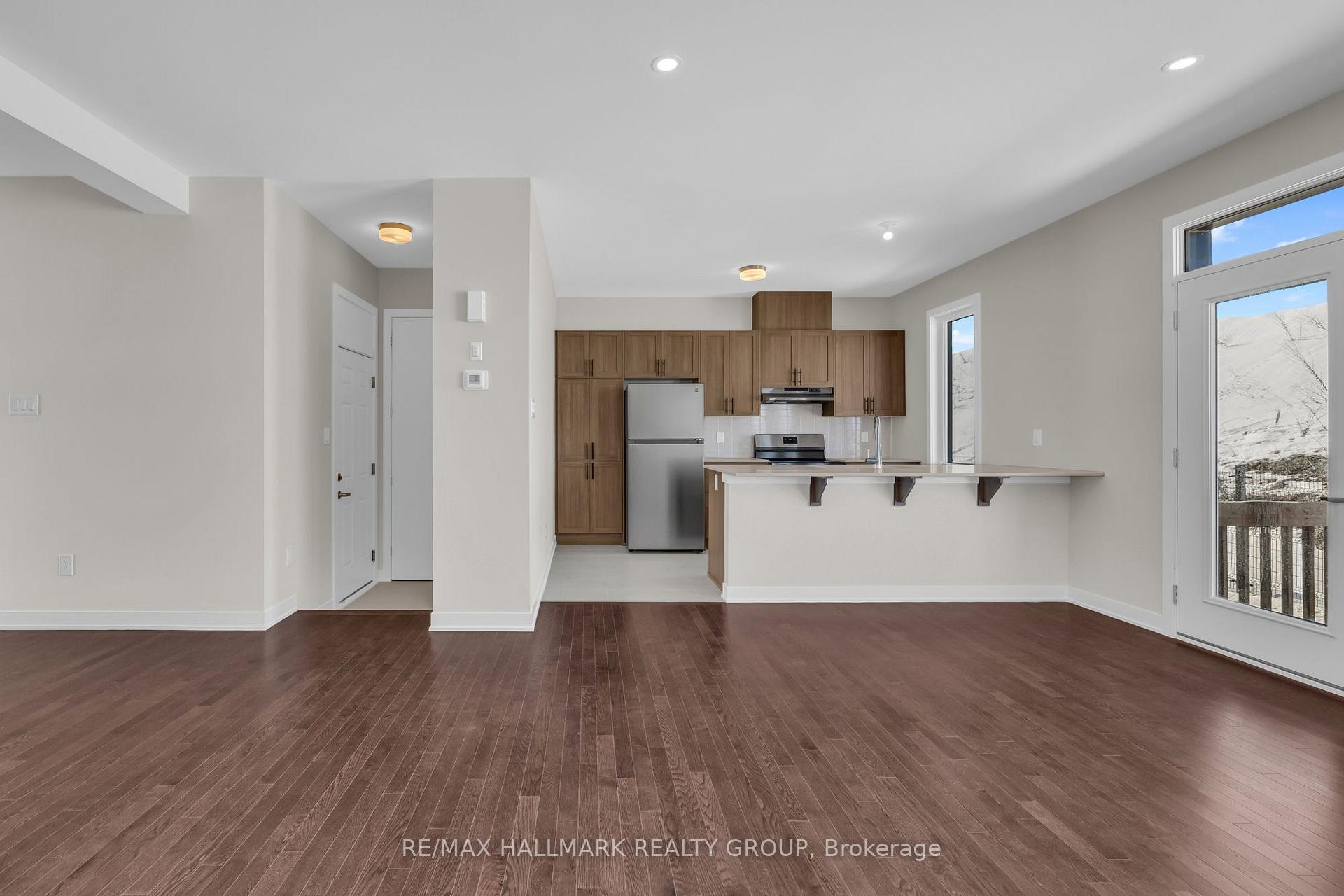 Photo 13 of 674 Expansion Road, Ottawa, Barrhaven - Half Moon Bay — HOMEH