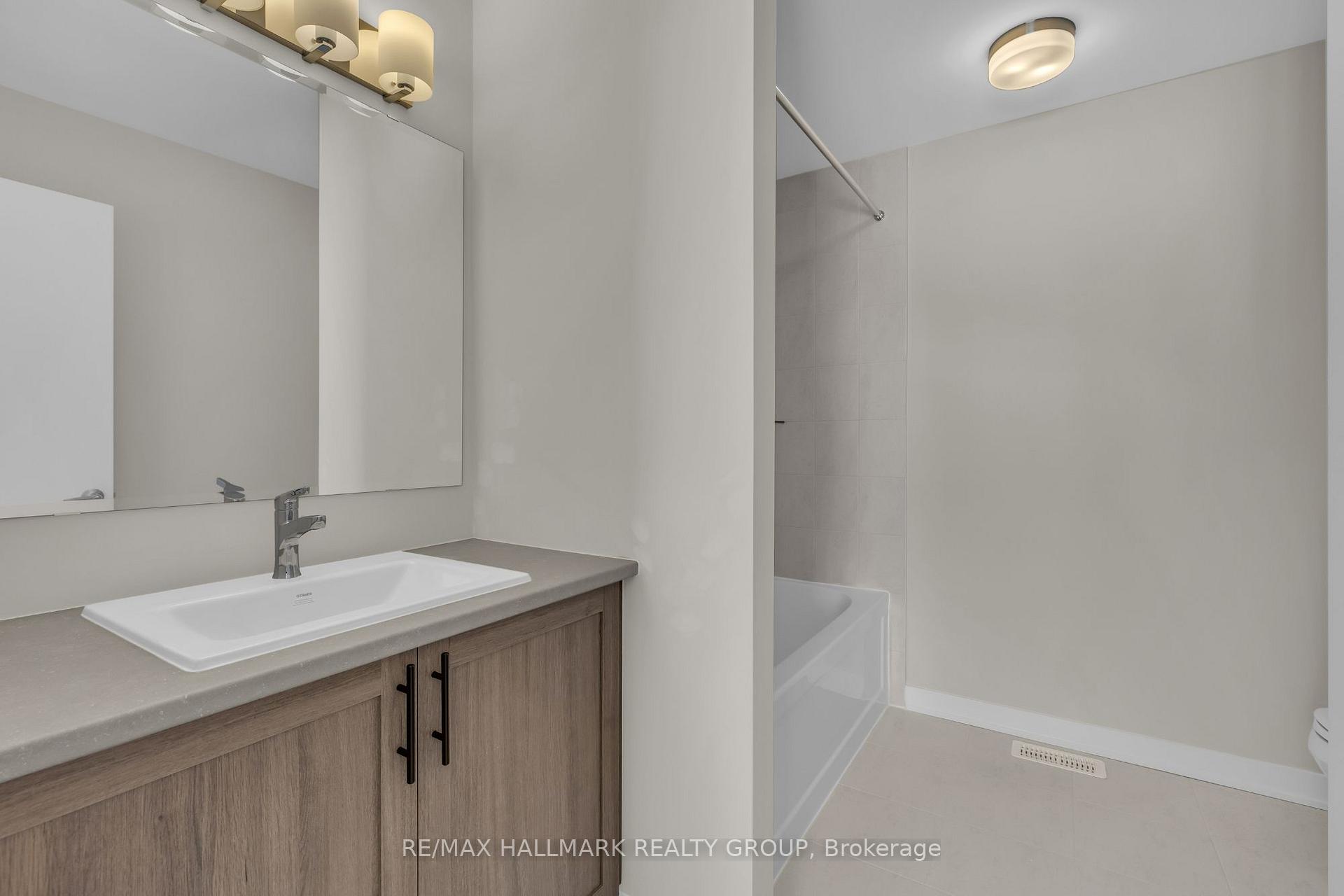 Photo 22 of 674 Expansion Road, Ottawa, Barrhaven - Half Moon Bay — HOMEH