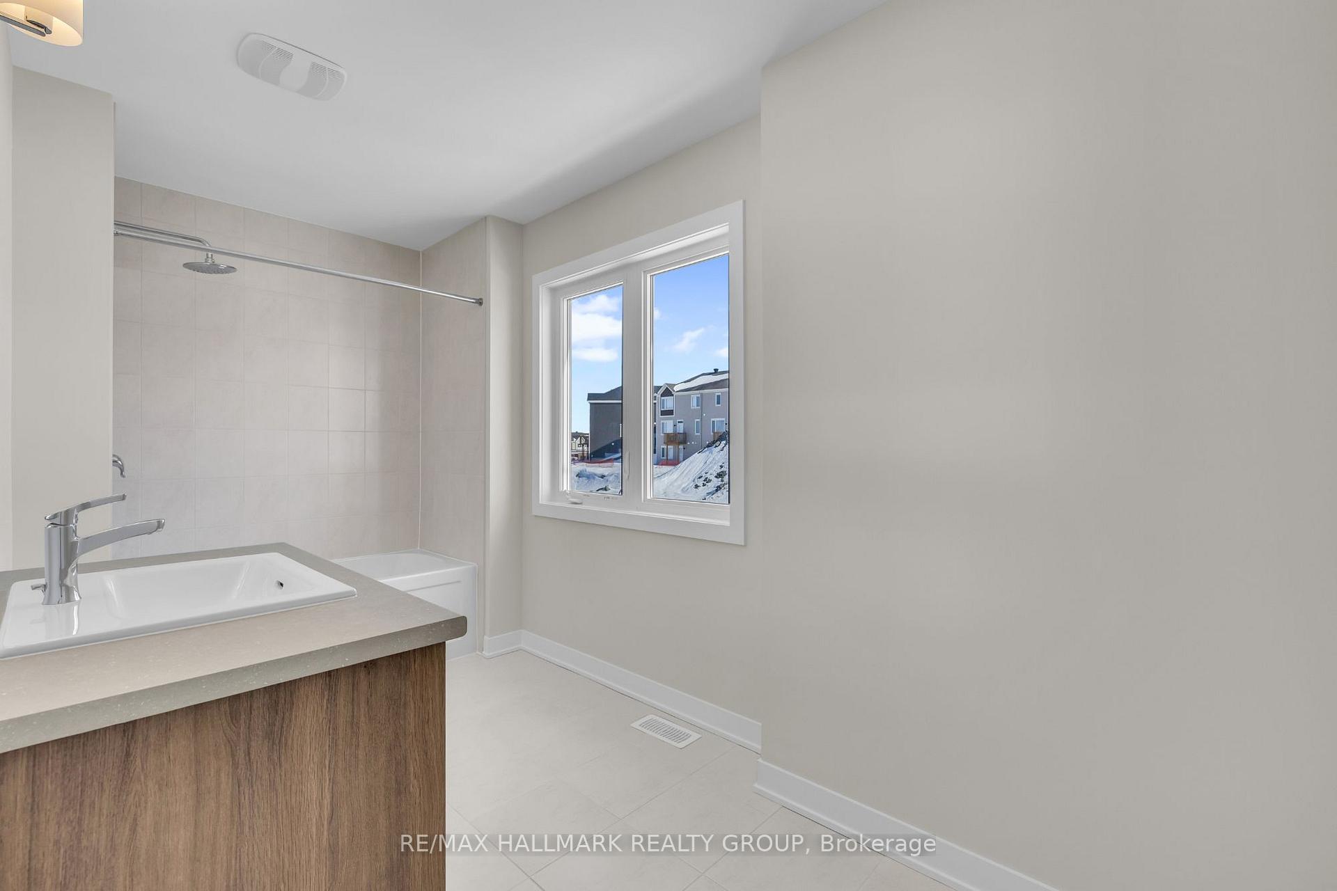 Photo 29 of 674 Expansion Road, Ottawa, Barrhaven - Half Moon Bay — HOMEH