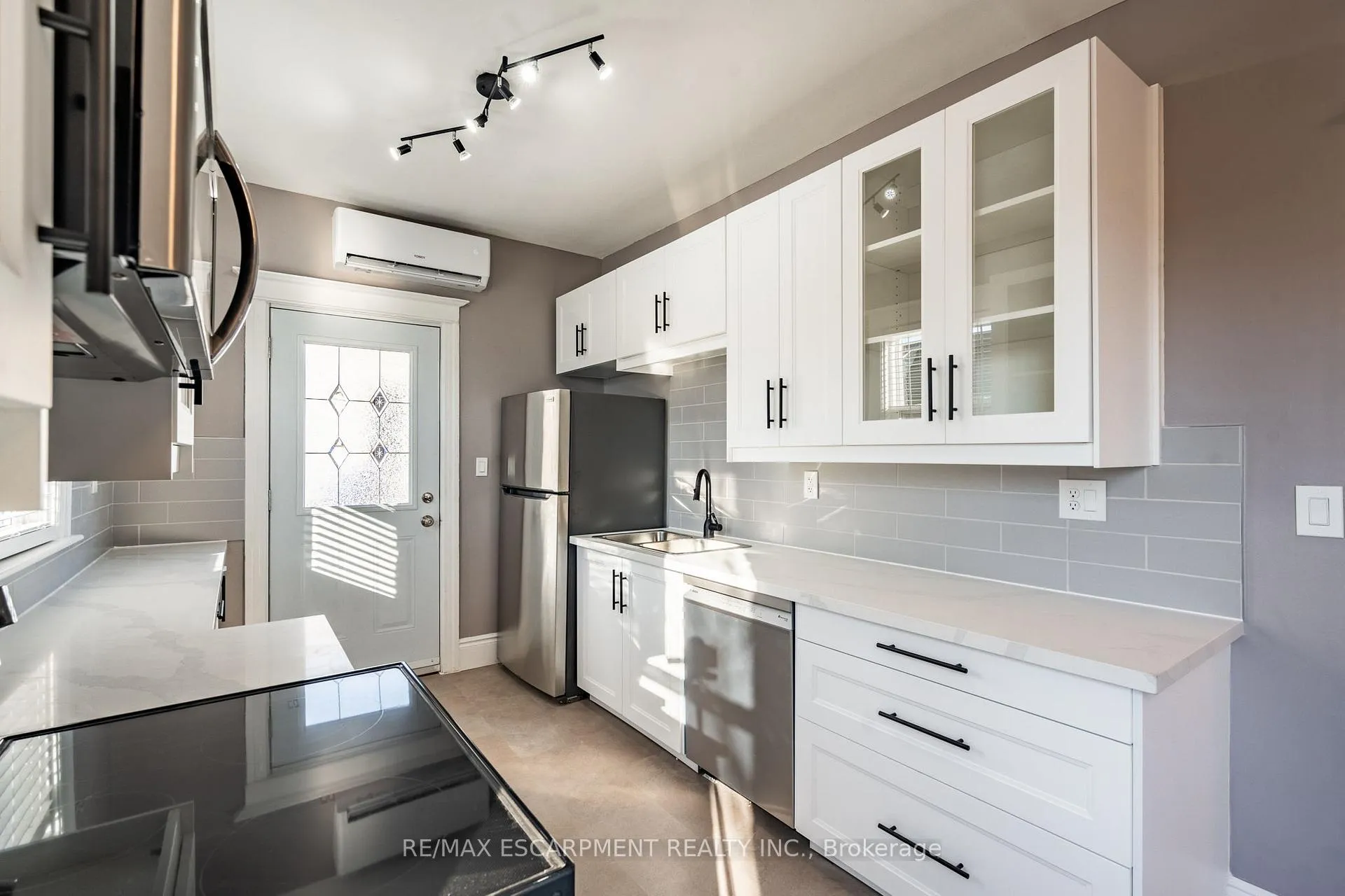Photo 14 of 68-70 Robert Street N, Hamilton, Beasley — HOMEH