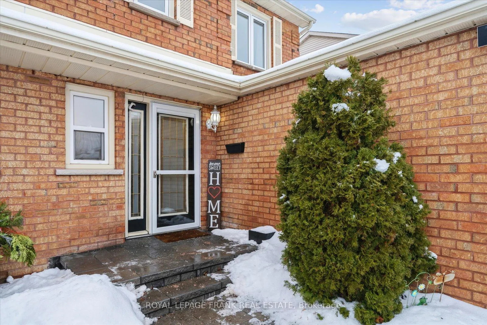 Photo 2 of 549 Cobblehill Drive, Oshawa, Pinecrest — HOMEH