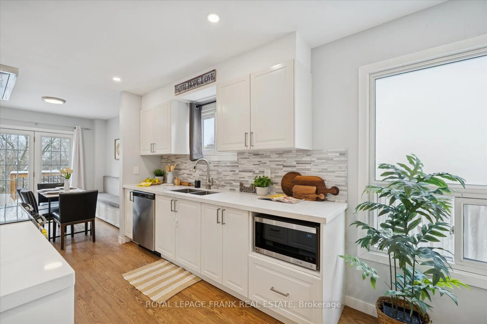 Photo 6 of 549 Cobblehill Drive, Oshawa, Pinecrest — HOMEH