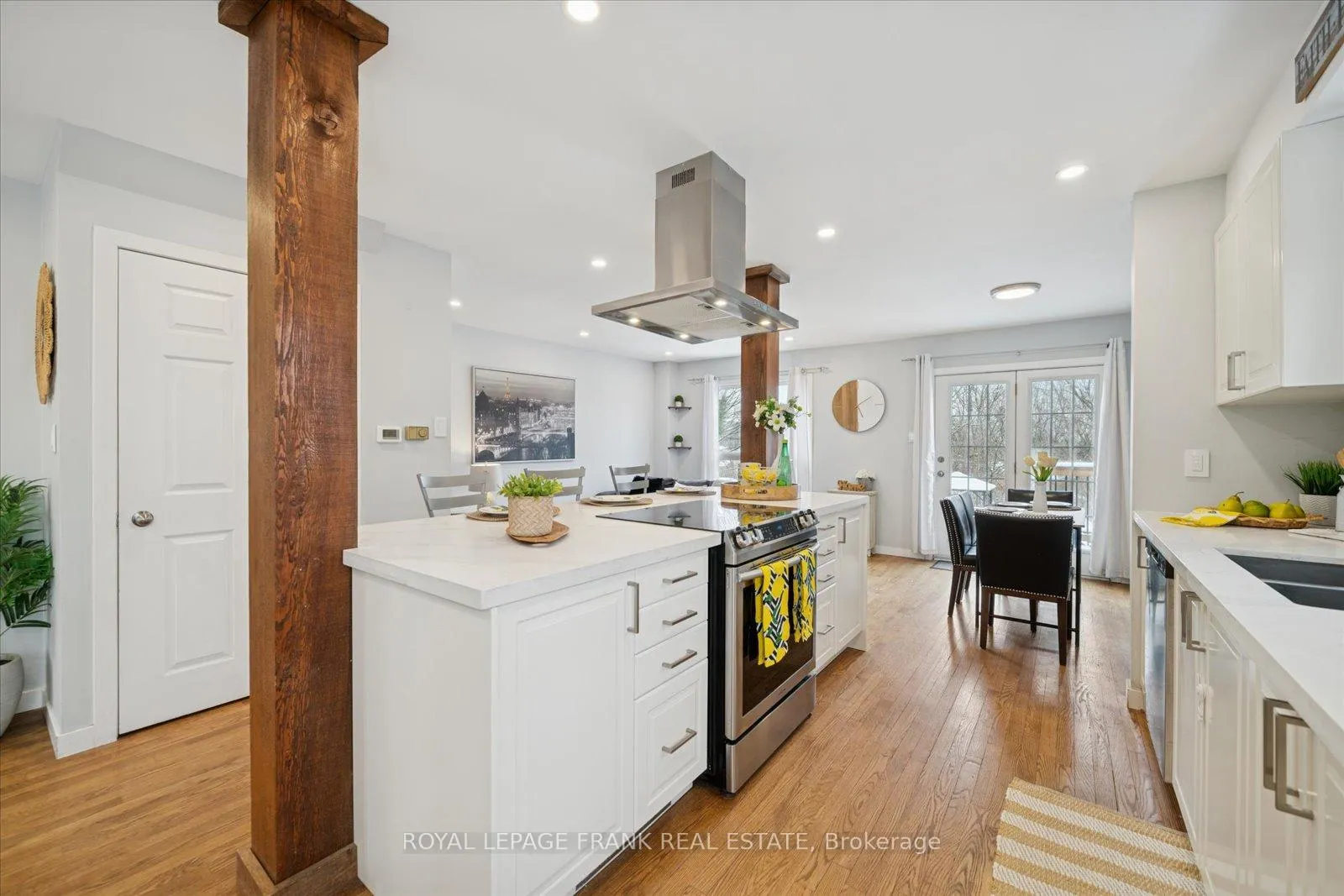 Photo 8 of 549 Cobblehill Drive, Oshawa, Pinecrest — HOMEH