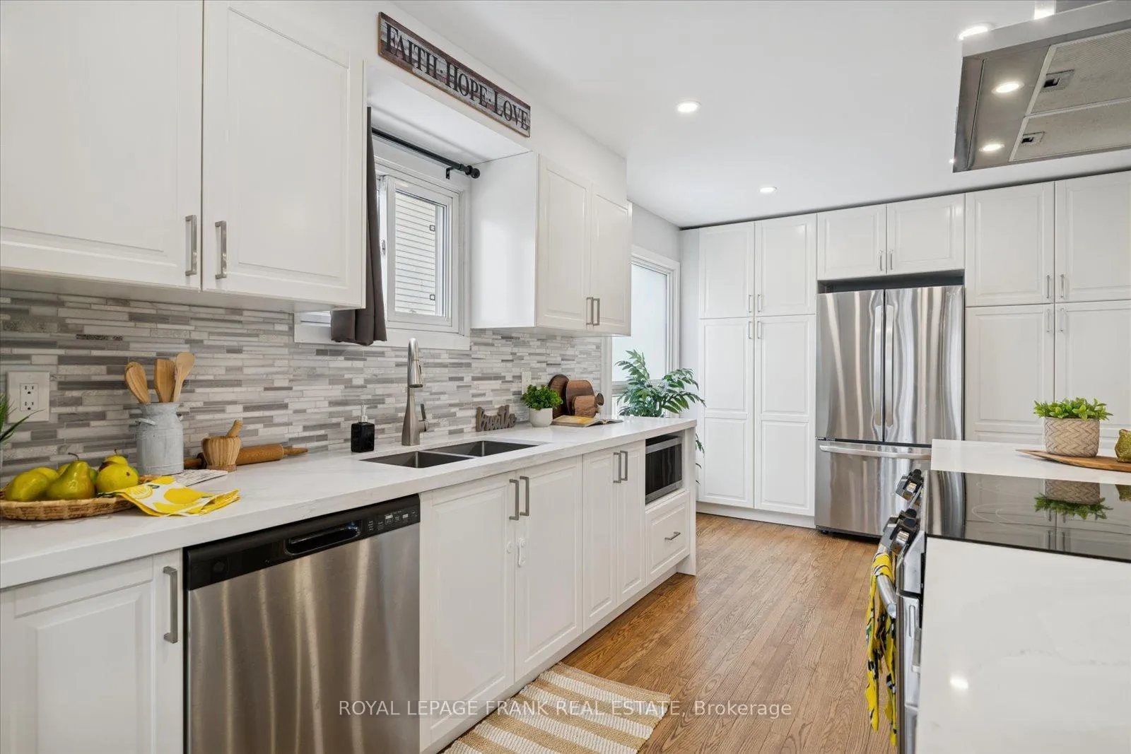 Photo 10 of 549 Cobblehill Drive, Oshawa, Pinecrest — HOMEH