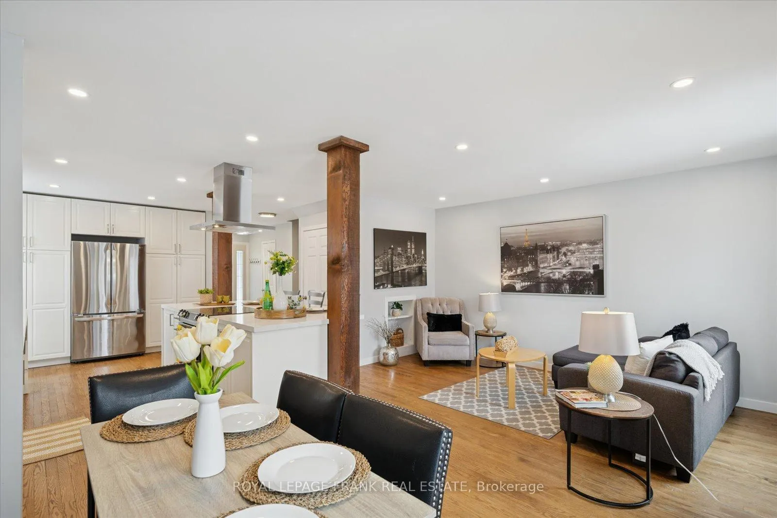 Photo 13 of 549 Cobblehill Drive, Oshawa, Pinecrest — HOMEH