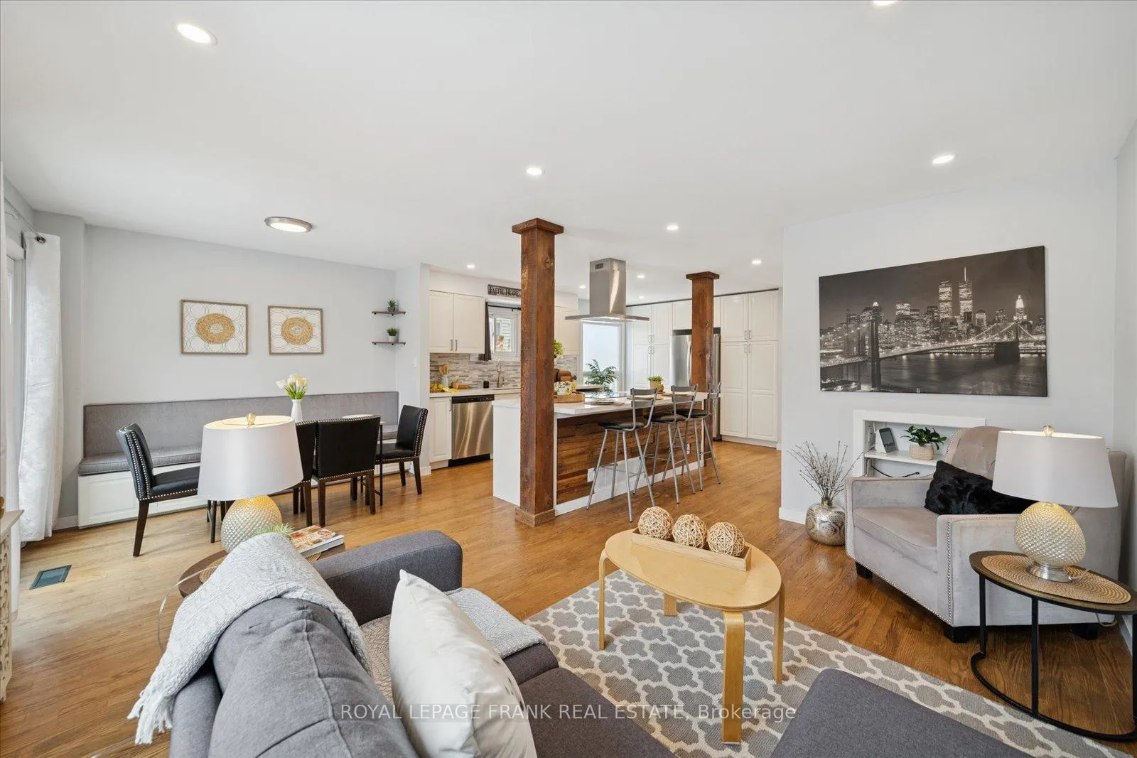 Photo 15 of 549 Cobblehill Drive, Oshawa, Pinecrest — HOMEH