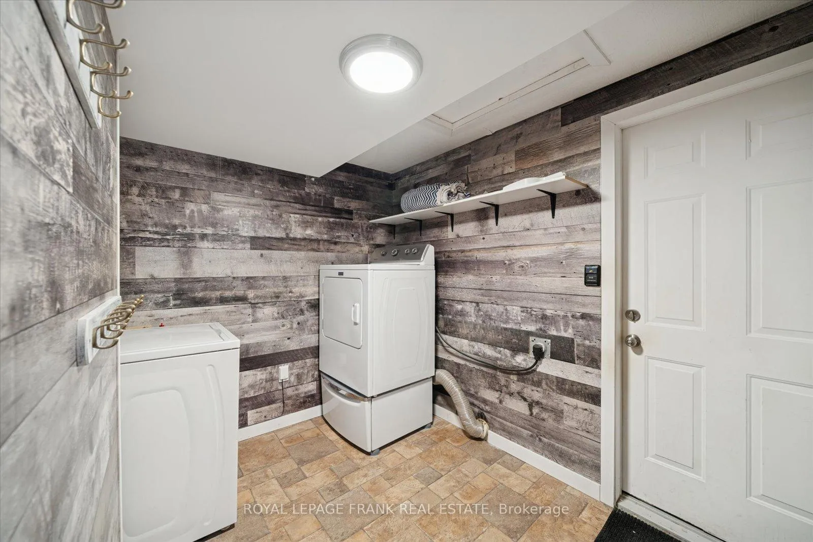 Photo 17 of 549 Cobblehill Drive, Oshawa, Pinecrest — HOMEH