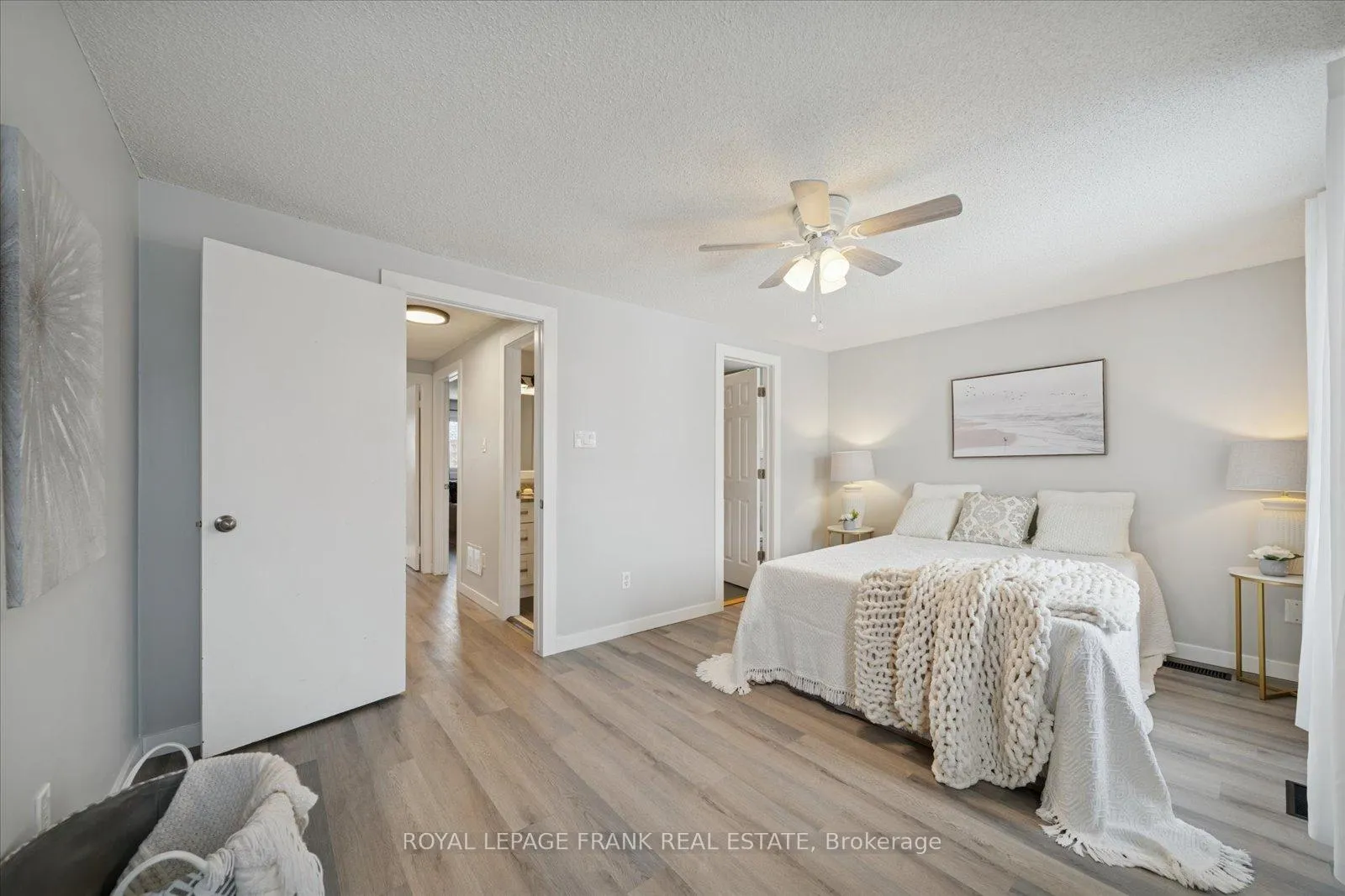 Photo 19 of 549 Cobblehill Drive, Oshawa, Pinecrest — HOMEH